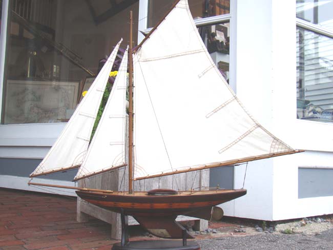 A NANTUCKET Sloop pond boat circa 1930-1940